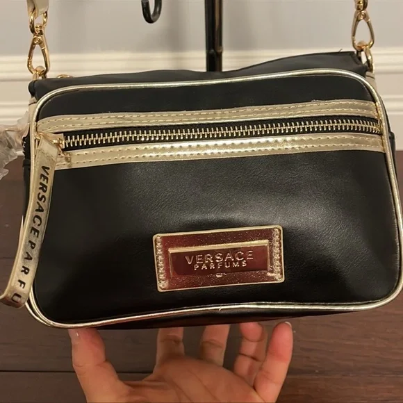 Authentic Versace crossbody cosmetics bag - Picture 7 of 14